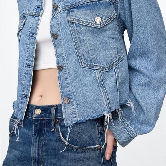 GAP UltraSoft Relaxed Cropped Icon Raw Hem Denim Jacket XS - Picture 2 of 16